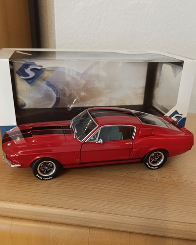 Modellauto 1967 ford - 1:18,